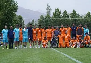 تمرین جدی و بانشاط ملی پوشان در کمپ تیم ملی
