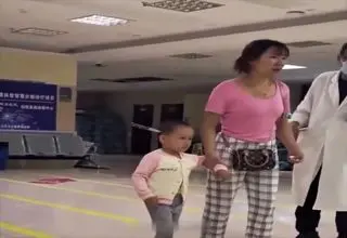 تصاویر باورکردنی از دختر بچه ۳ ساله با چاقوی ۱۵ سانتی در جمجمه‌اش