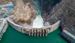 نیروگاه‌های بالای ۱۰ مگاوات برق‌آبی در دسته تجدیدپذیرها قرار نمی‌گیرند