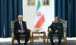 رضایی: ترامپ نه می‌تواند مذاکره کند و نه می‌تواند بجنگد