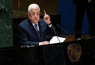 استقبال محمود عباس از آتش‌بس میان آمریکا و ایران
