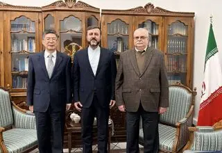 رایزنی غریب آبادی با سفرای چین و روسیه در تهران