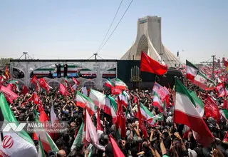 وداع آخر مردم پایتخت با رهبر شهید انقلاب/ حضرت آیت الله خامنه ای برای همیشه از تهران رفتند/ فیلم