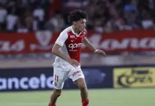 عجیب‌ترین شروع ‏CL‏: گرفتار در فرودگاه با لباس زیر!‏
