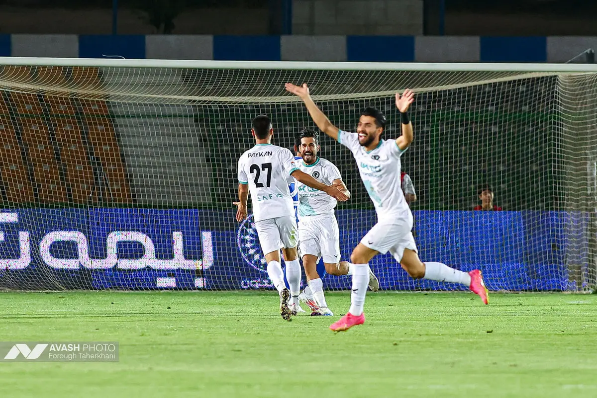 لیگ برتر فوتبال - استقلال و پیکان