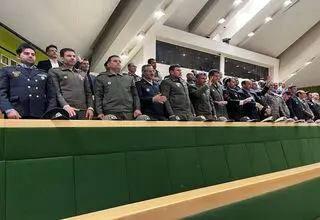فرماندهان و مدیران ارتش به مجلس رفتند