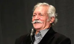 آتش تقی‌پور: متأسفانه خیلی زود هنرمندان را از دایره کاری خارج می‌کنند