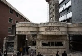 حمله به بیمارستان‌ها و کادر درمان مشمول کدام موارد نقض حقوق جنگ هستند؟