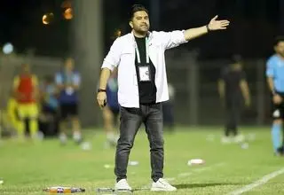 اخباری: لحظه شماری می‌کنم راه بروم/ بازار بازیکن ایرانی وحشتناک بالا بود