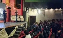 نکولعل آزاد: کار ورزشکاران سخت است