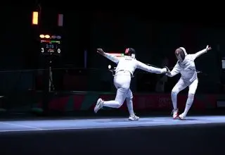 صعود ریحانه رضایی به دور بعدی مسابقات شمشیربازی