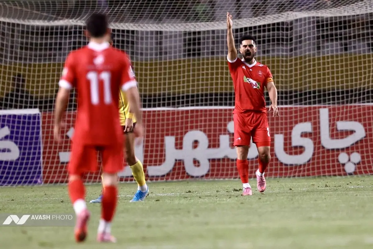 دیدار تیم های فوتبال سپاهان اصفهان و پرسپولیس تهران