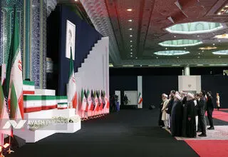 ادای احترام نمایندگان اقلیت‌های دینی کشور و برخی شخصیت های خارجی به پیکر رهبر شهید انقلاب