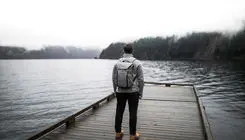 جالبه بدونید که بیشتر افراد درون‌گرا، خجالتی و منزوی‌ هستن.