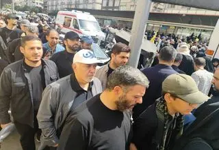 حضور محمدجواد ظریف در مراسم تشییع شهدای اقتدار