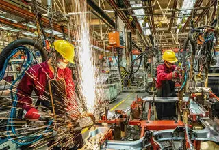 افزایش ۲.۳ درصدی شاخص تولید بخش صنعت نسبت به سال قبل