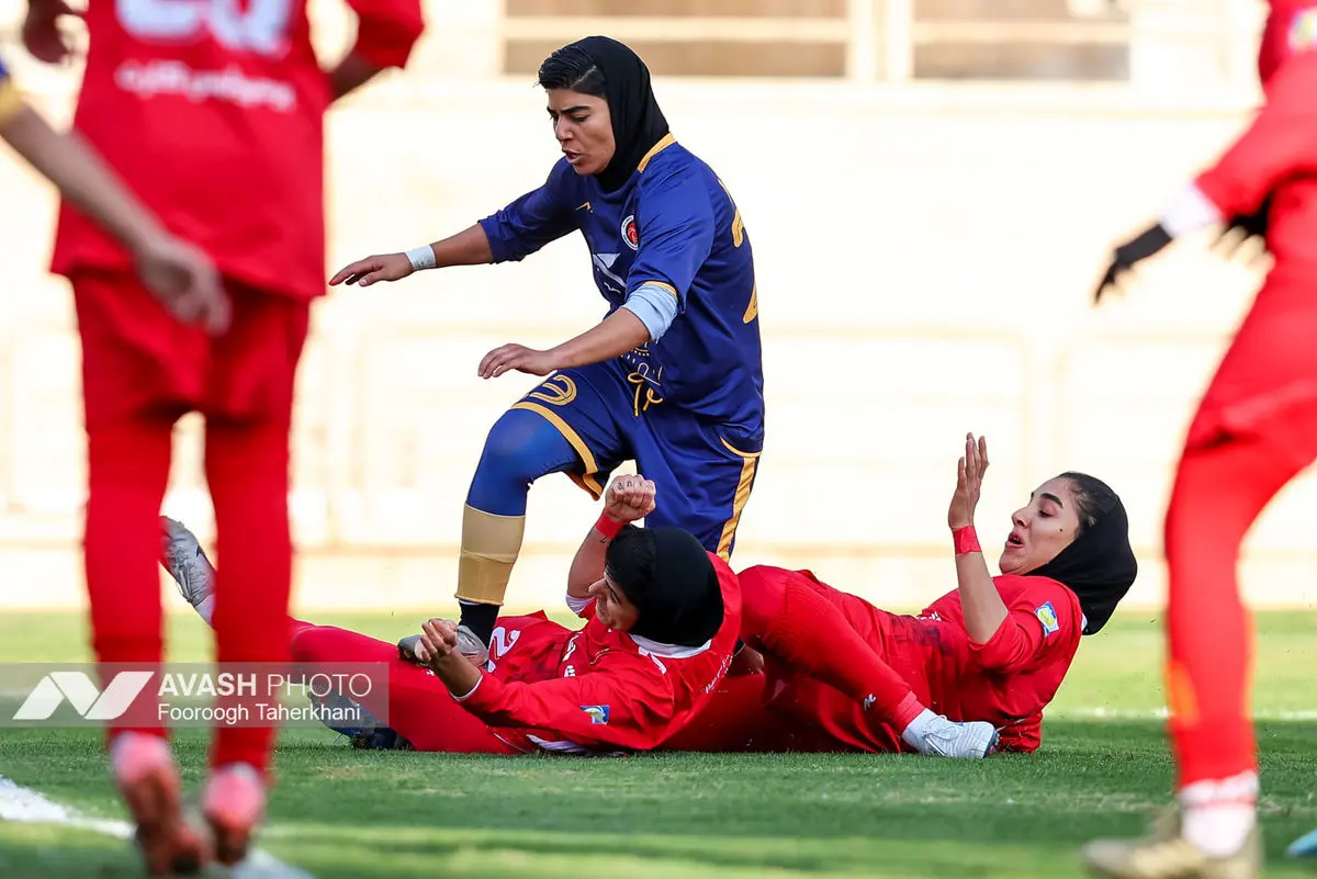 لیگ برتر فوتبال زنان - پرسپولیس و خاتون بم