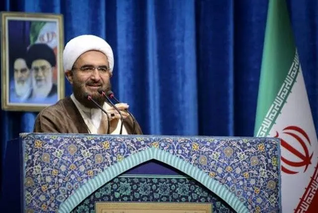 خطیب نماز جمعه: باید استغفار کنیم و نماز باران بخوانیم