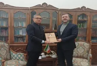 تقویت روابط دو جانبه محور گفت‌و‌گوی سفیر هند با غریب‌آبادی
