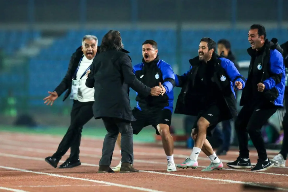 وریا غفوری در آغوش ریکاردو ساپینتو پس از گل استقلال به الوصل +عکس