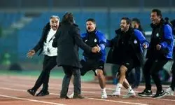 وریا غفوری در آغوش ریکاردو ساپینتو پس از گل استقلال به الوصل +عکس