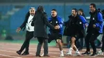 وریا غفوری در آغوش ریکاردو ساپینتو پس از گل استقلال به الوصل +عکس