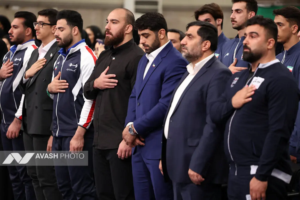 دیدار قهرمانان و مدال‌آوران ورزشی و المپیادهای علمی جهانی با رهبر انقلاب