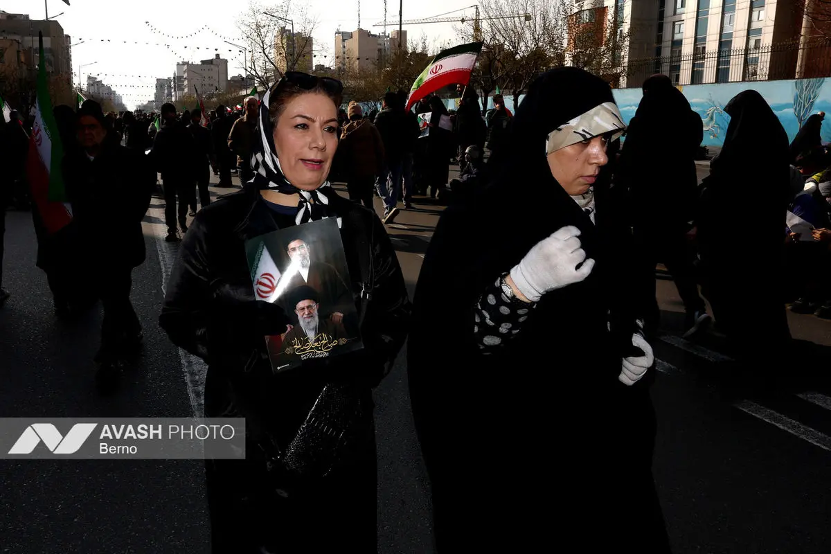 تشییع پیکر ۳۵ شهید جنگ رمضان در تهران