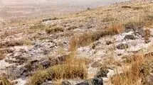 لحظه بارش برف در روستای میاب مرند در 30 شهریورماه