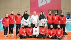  مدال نقره بر گردن زنان والیبال نشسته 
