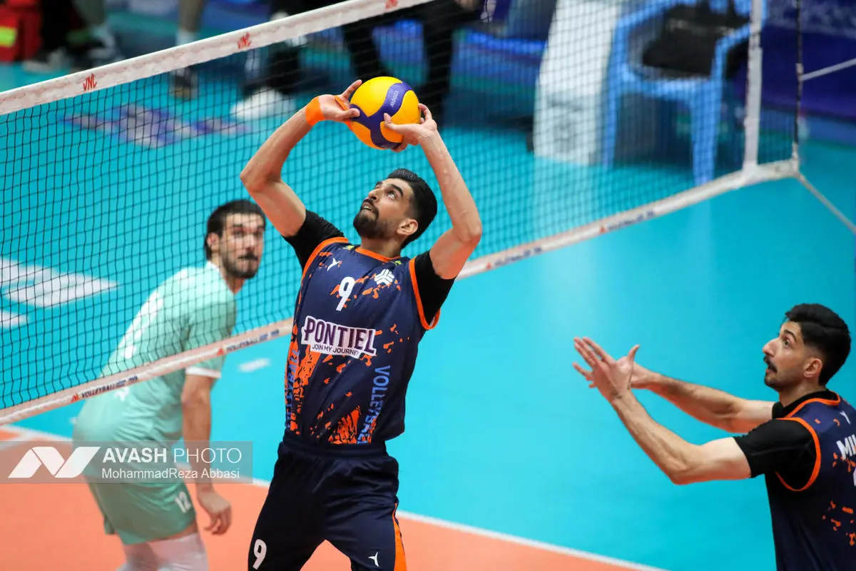 دیدار تیم های والیبال پیکان تهران و سایپا تهران