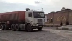 توقیف تریلی با راننده ۱۳ ساله!