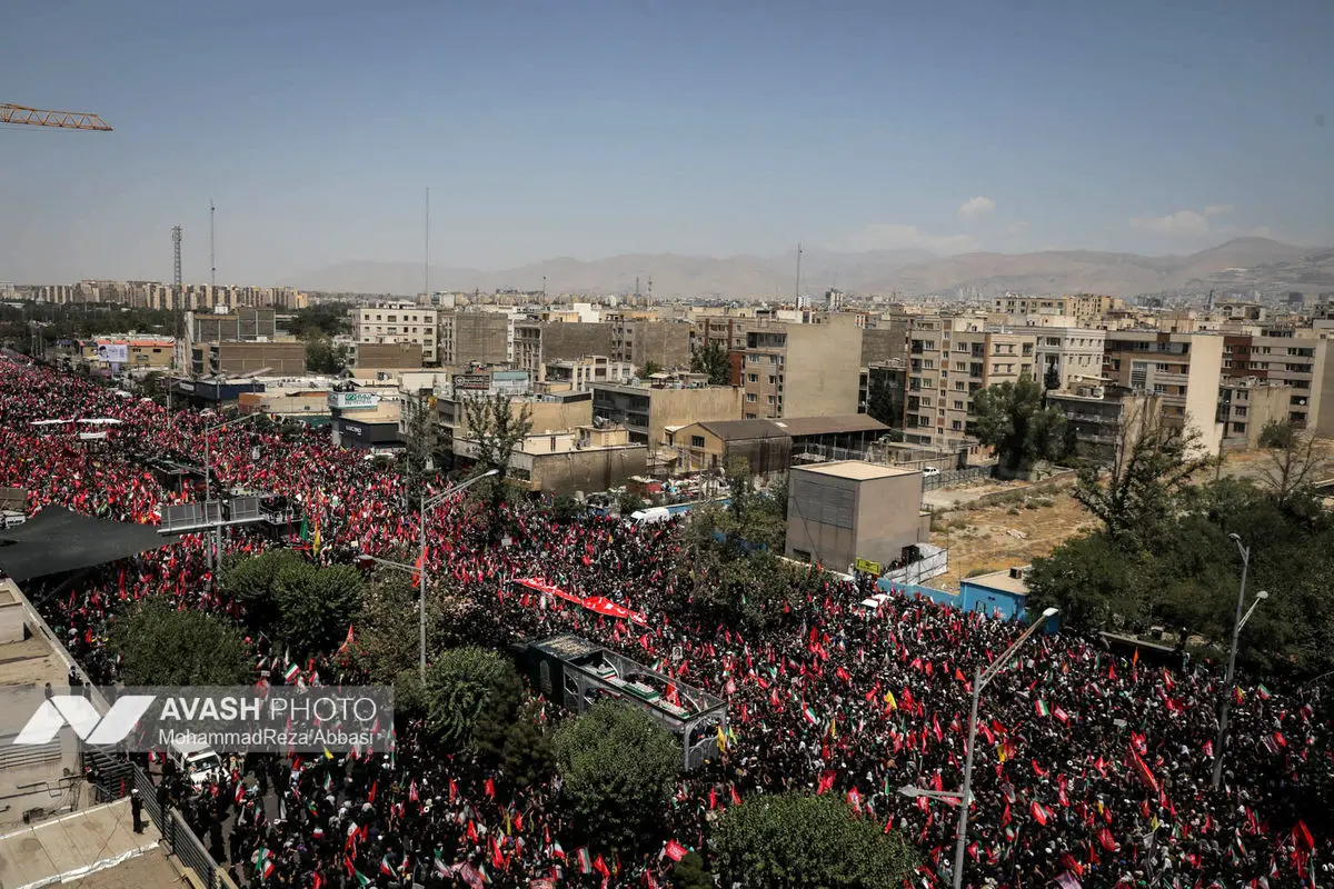 مراسم تشییع پیکر مطهر رهبر شهید انقلاب در تهران -