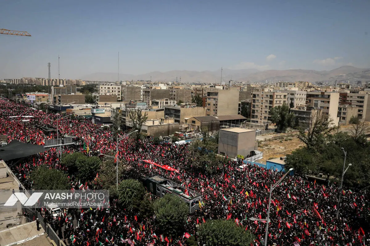 مراسم تشییع پیکر مطهر رهبر شهید انقلاب در تهران -