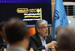 وزیر علوم: دولت موافق قطع اینترنت نیست؛ رئیس‌جمهور هم قانع نشده است 