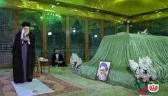 حضور رهبر انقلاب در مرقد بنیانگذار جمهوری اسلامی ایران