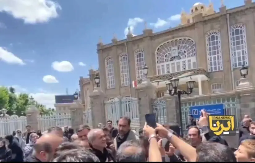 پزشکیان در میان عزاداران تبریزی: وحدت، سلاح ما در برابر دشمنان