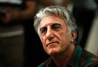 رضا کیانیان: با بازیگری بر خجالتی بودن غلبه کردم 