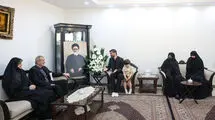 پزشکیان به منزل شهید آیت‌الله آل‌هاشم رفت 