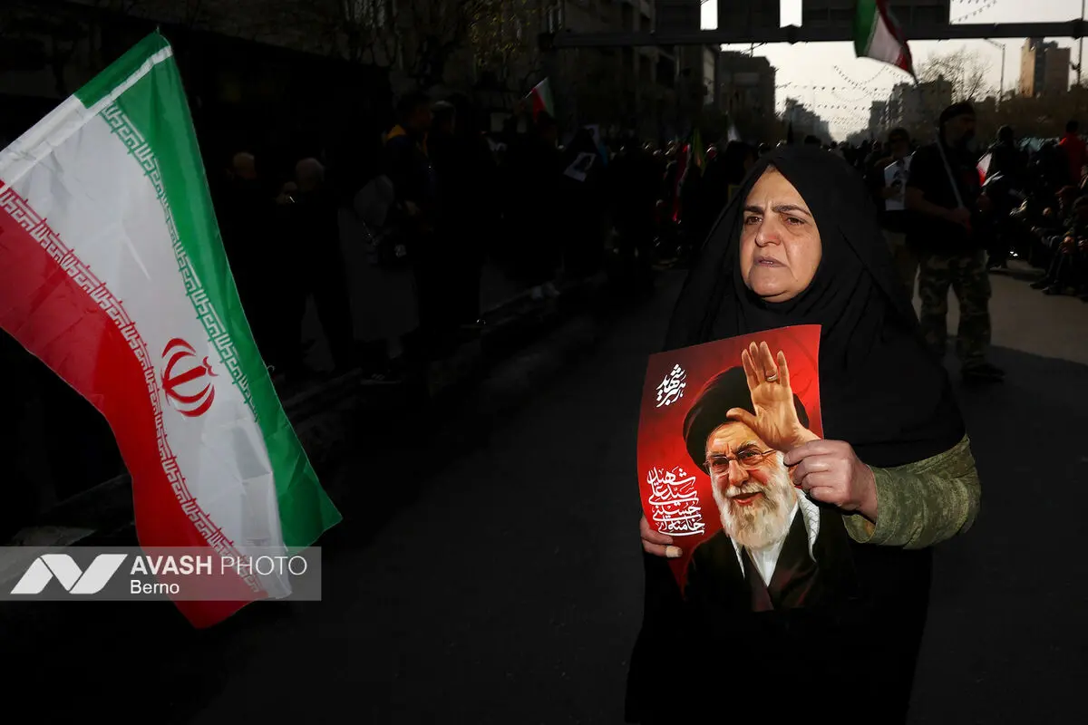 تشییع پیکر ۳۵ شهید جنگ رمضان در تهران