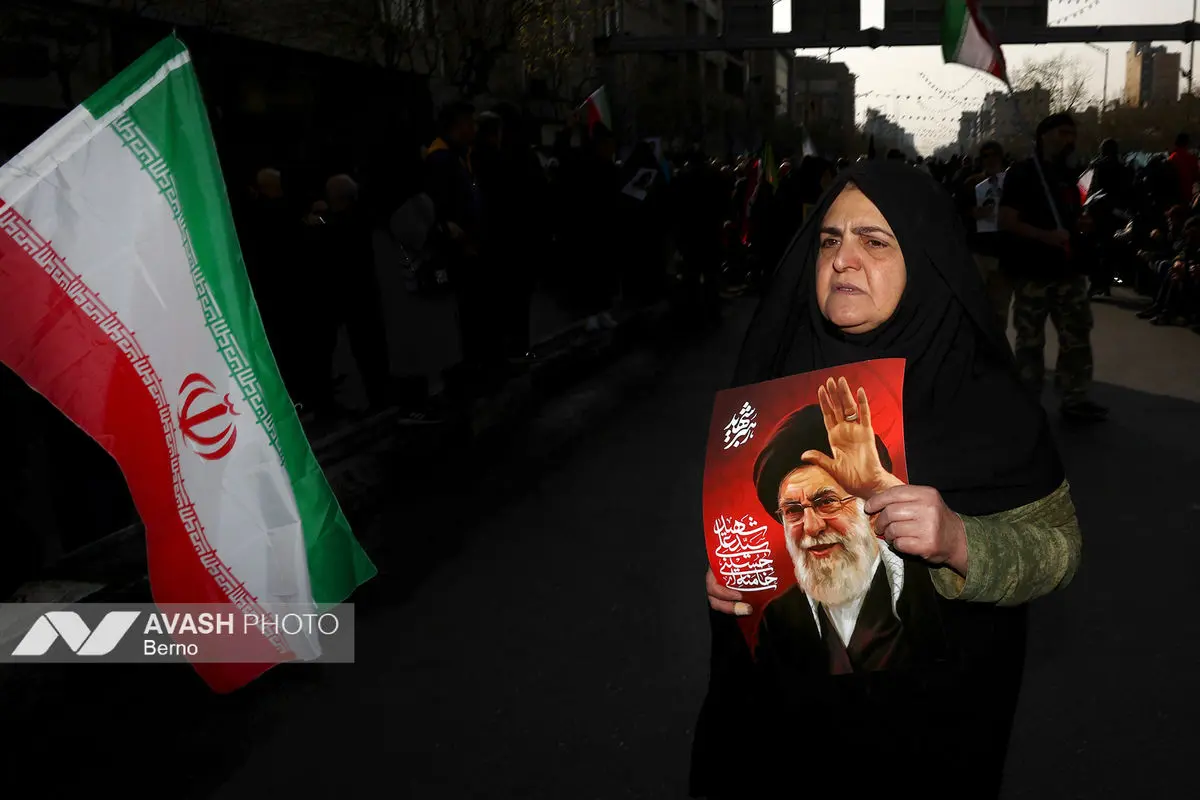 تشییع پیکر ۳۵ شهید جنگ رمضان در تهران