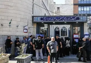 فاطمه مهاجرانی در مراسم ختم بهروز رضوی/ تصاویر