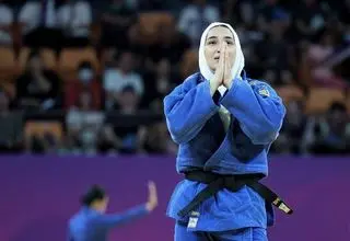 پیروزی بربط مقابل حریفی از قرقیزستان