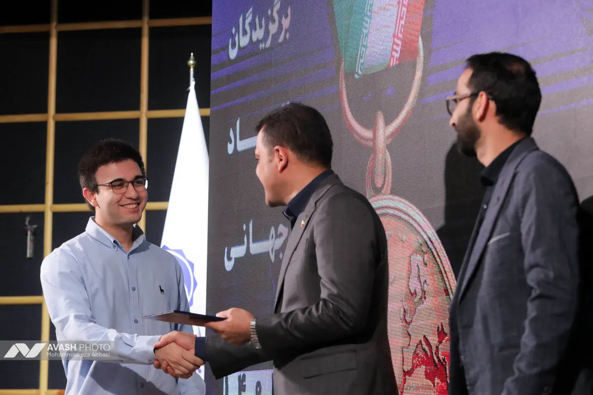 مراسم تجلیل از مدال آوران المپیادهای جهانی