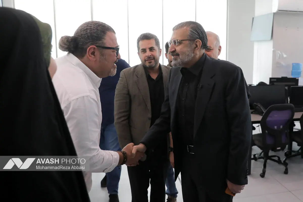 بازدید صادق خرازی از خبرگزاری آوش