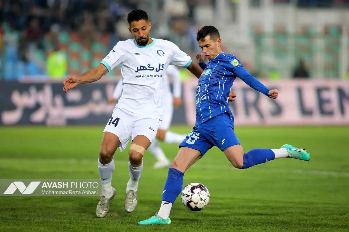 وینگر آلبانیایی، تاریخ را خط می‌زند