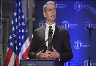 تحریم جدید آمریکا علیه تهران؛ هر کشوری سوخت هواپیماهای ایران را تأمین کند، تحریم می‌شود