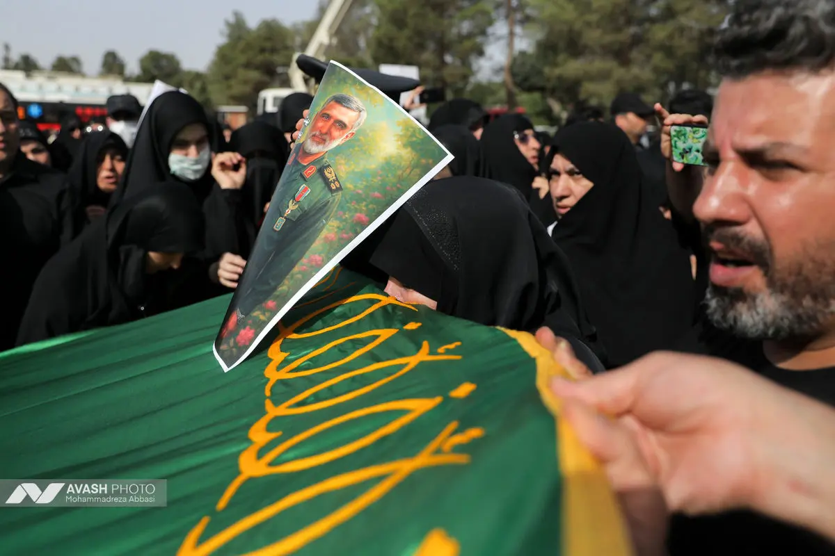 مراسم تشییع پیکر سردار حاجی زاده