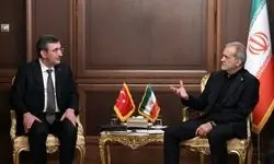 پزشکیان در دیدار با مقام ترکیه: لازم است اراده سیاسی به برنامه‌های عملیاتی تبدیل شود