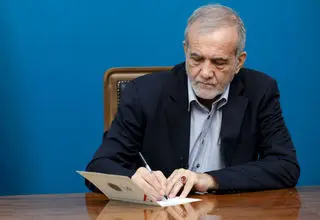 واکنش پزشکیان به انتشار کاریکاتور جنجالی علیه خود